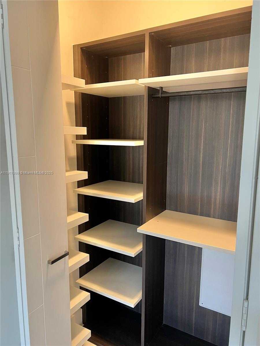 Small Image of 301 ALTARA AVE #210, Coral Gables Number 3