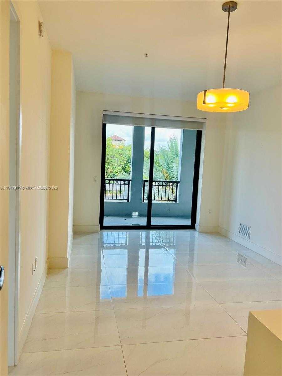 Small Image of 301 ALTARA AVE #210, Coral Gables Number 4