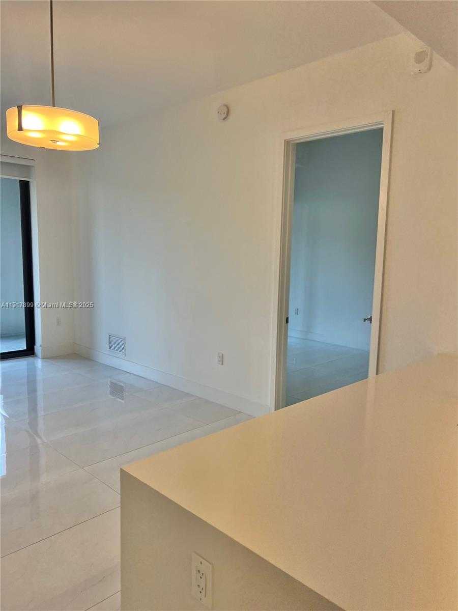 Small Image of 301 ALTARA AVE #210, Coral Gables Number 5