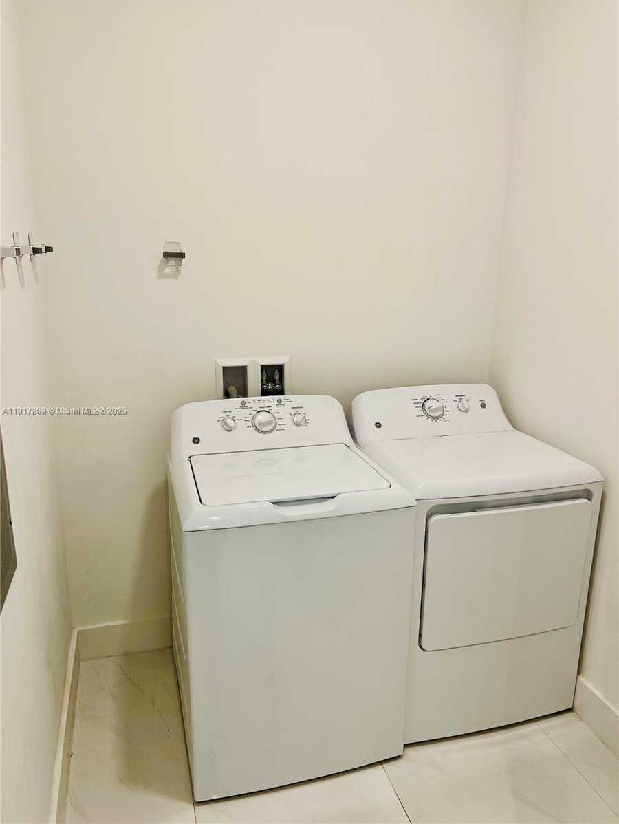 Small Image of 301 ALTARA AVE #210, Coral Gables Number 8