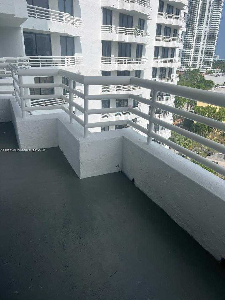 Small Image of 3300 NORTH EAST 192ND ST #1017, Aventura Number 5