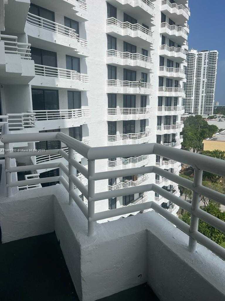 Small Image of 3300 NORTH EAST 192ND ST #1017, Aventura Number 6