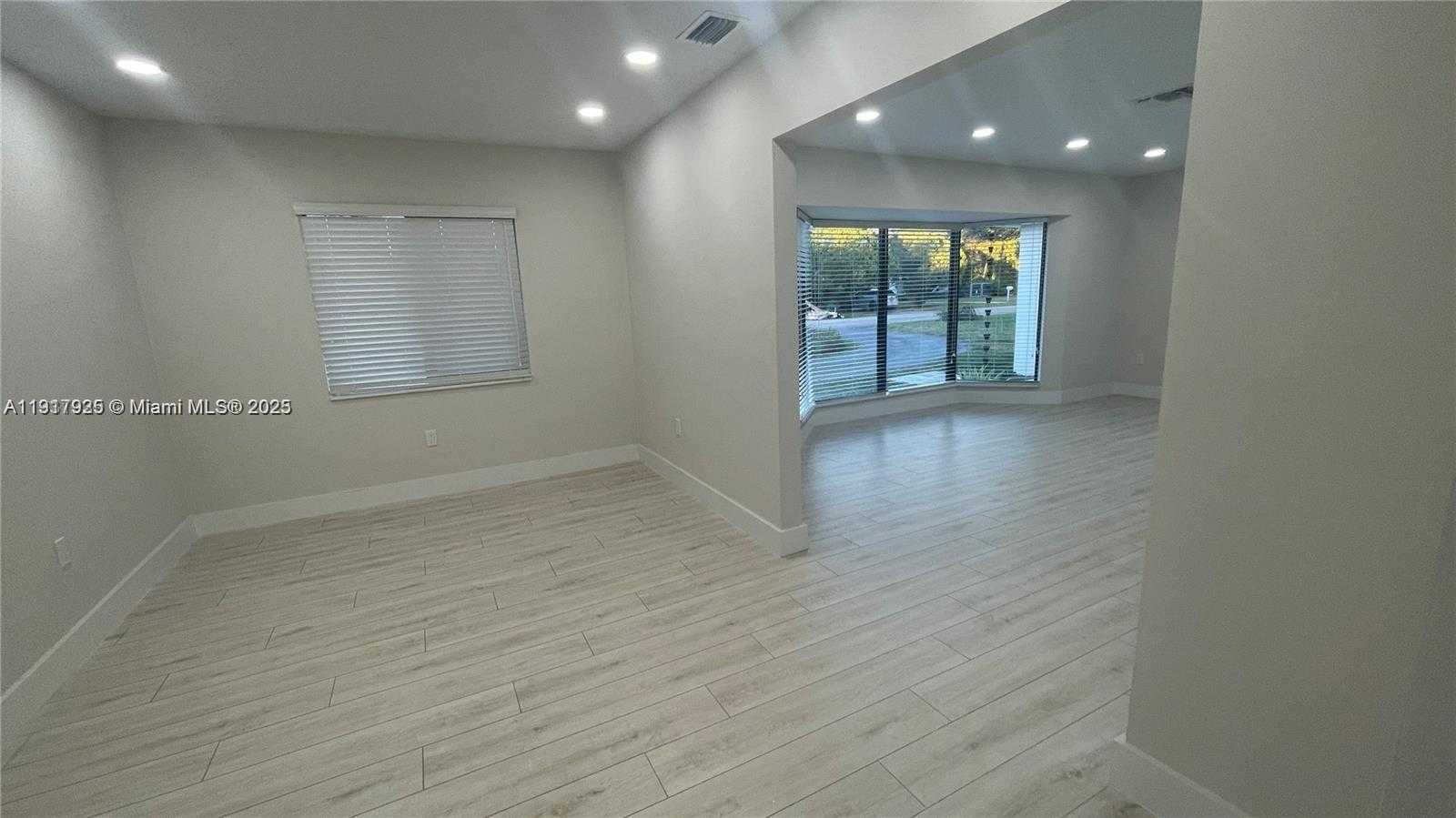 Small Image of 8320 SOUTH WEST 142ND ST #8320, Palmetto Bay Number 5