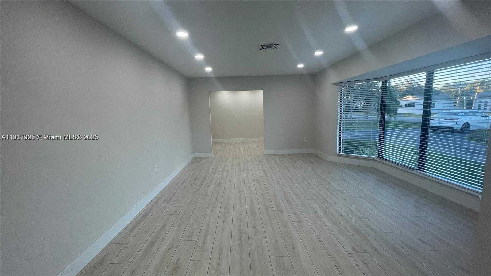 Small Image of 8320 SOUTH WEST 142ND ST #8320, Palmetto Bay Number 6