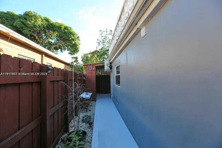 Small Image of 1100 NORTH EAST 1ST AVE #C, Fort Lauderdale Number 10