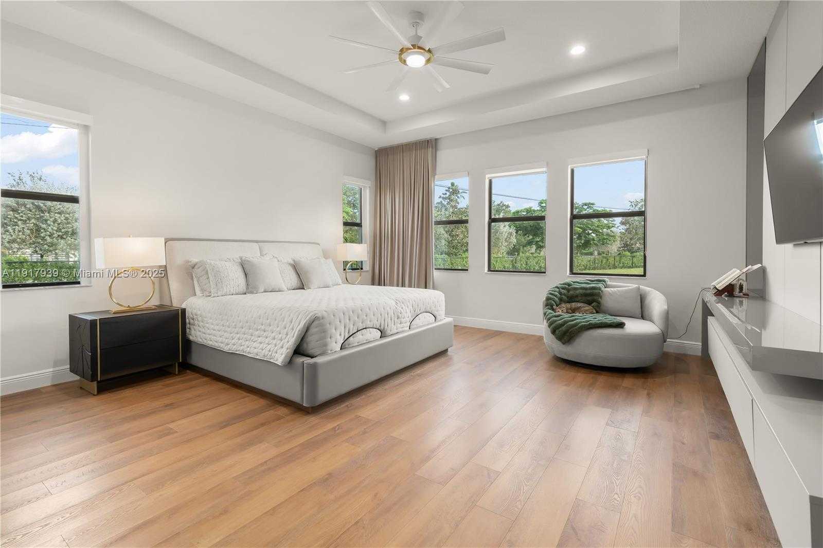 Small Image of 14820 MILLSTONE RANCHES DR, Davie Number 15