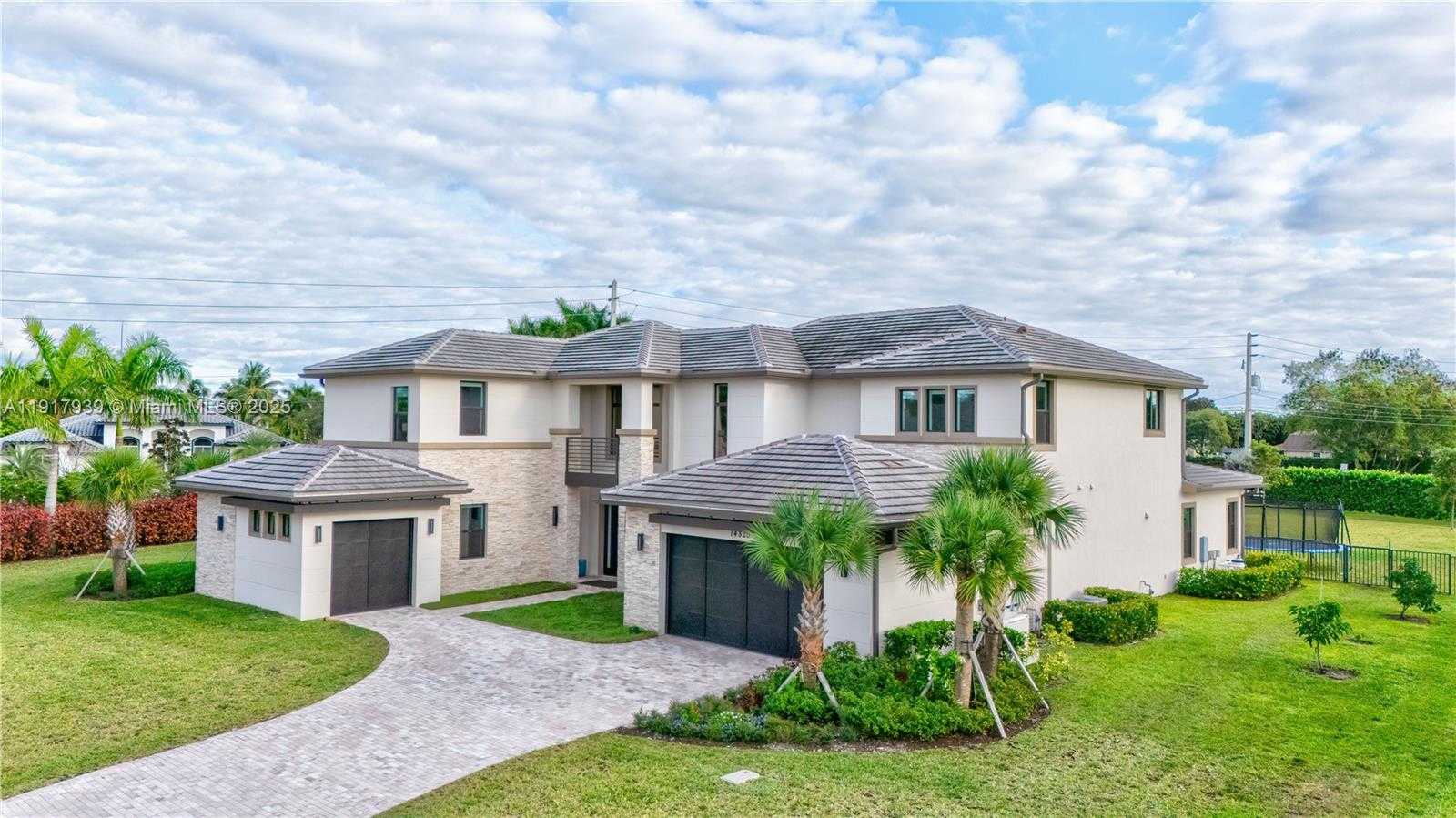 Small Image of 14820 MILLSTONE RANCHES DR, Davie Number 2