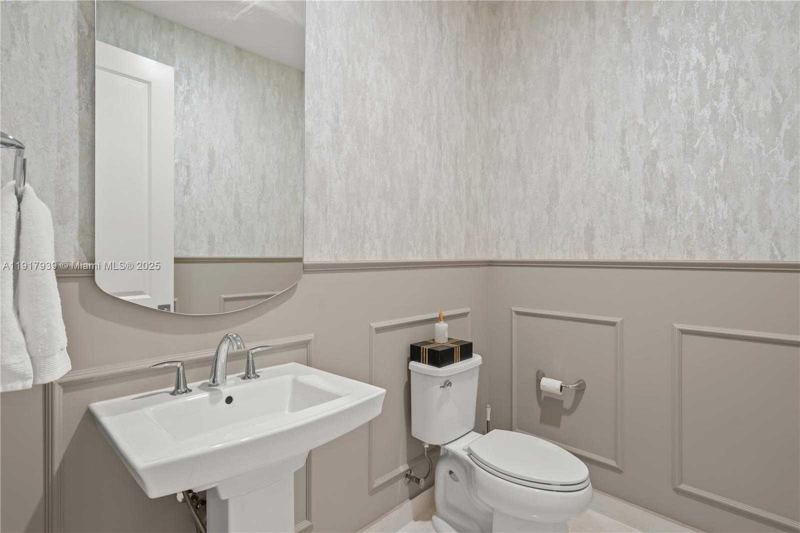 Small Image of 14820 MILLSTONE RANCHES DR, Davie Number 21