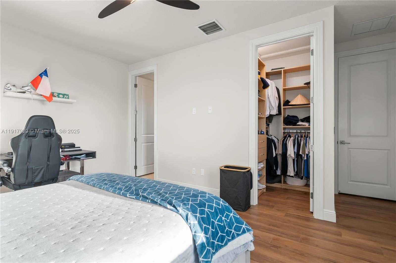 Small Image of 14820 MILLSTONE RANCHES DR, Davie Number 26