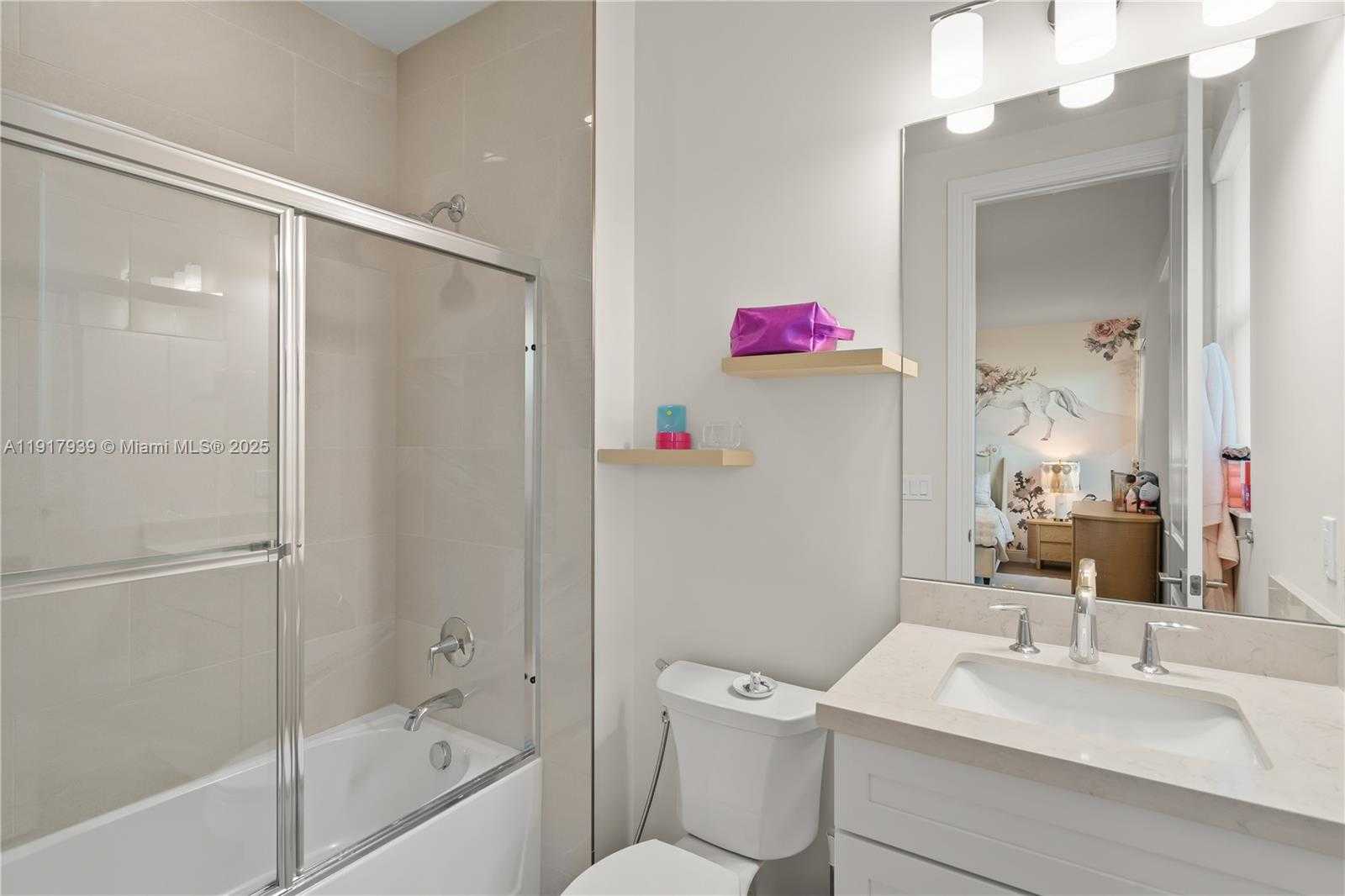 Small Image of 14820 MILLSTONE RANCHES DR, Davie Number 31