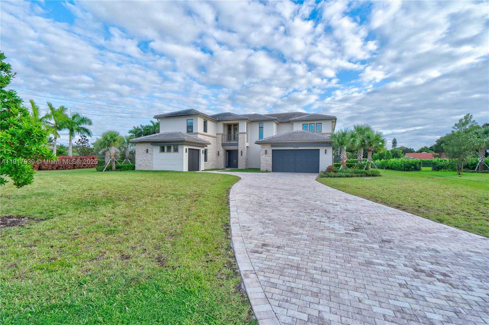 Small Image of 14820 MILLSTONE RANCHES DR, Davie Number 46