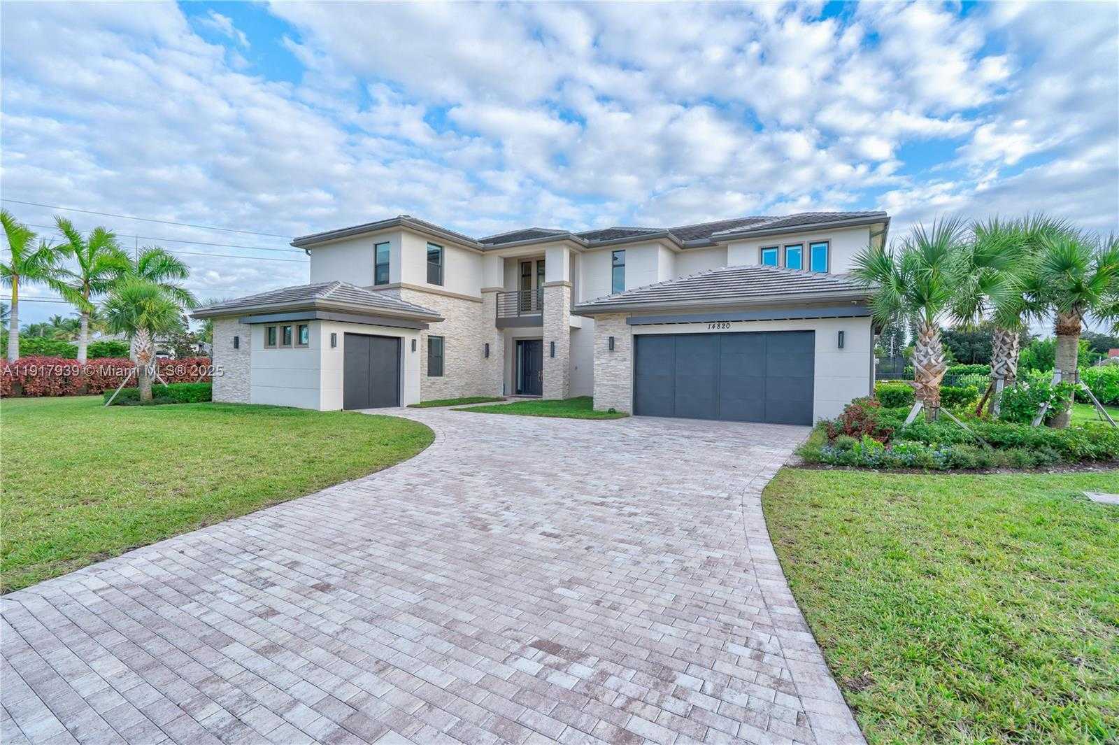Small Image of 14820 MILLSTONE RANCHES DR, Davie Number 47