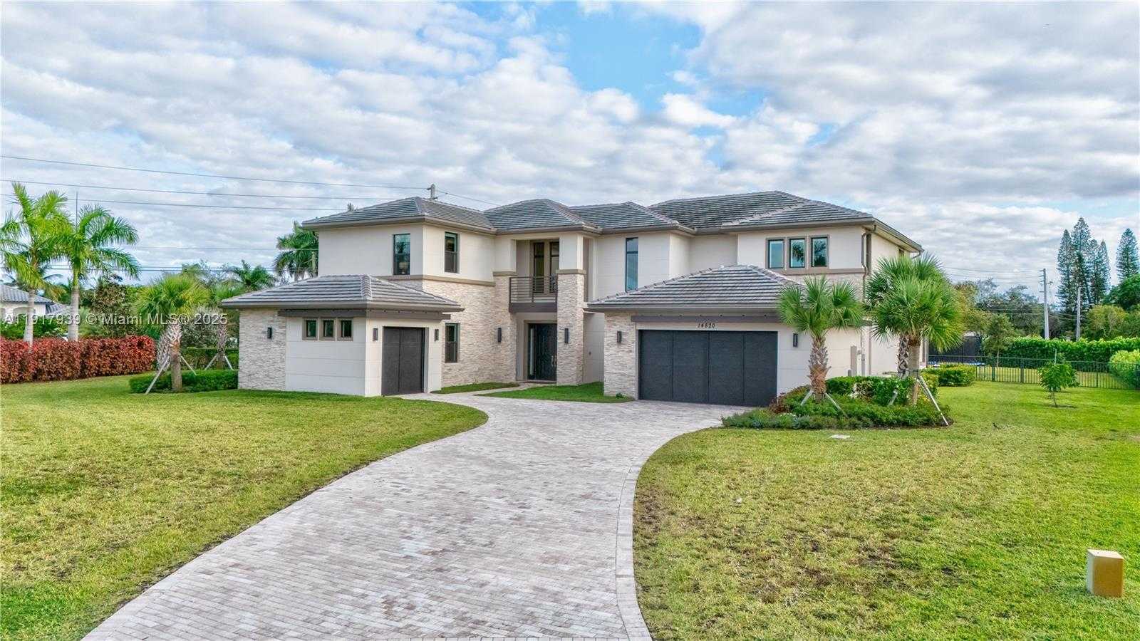 Small Image of 14820 MILLSTONE RANCHES DR, Davie Number 48