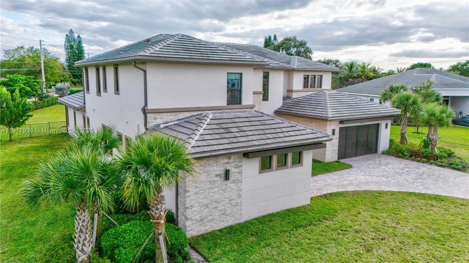 Small Image of 14820 MILLSTONE RANCHES DR, Davie Number 49