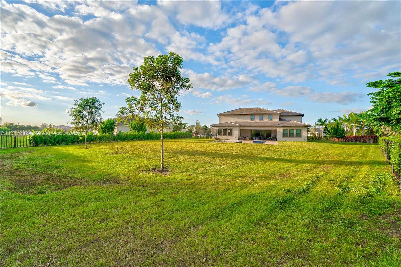 Small Image of 14820 MILLSTONE RANCHES DR, Davie Number 51