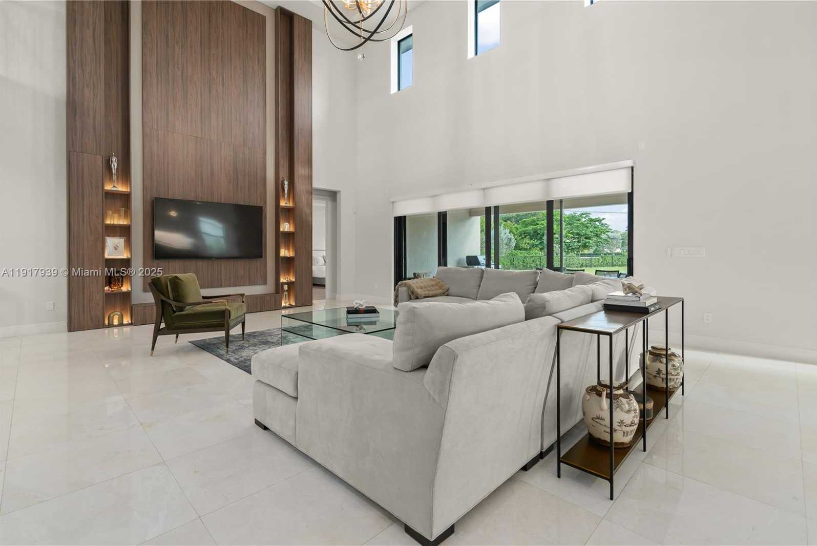 Small Image of 14820 MILLSTONE RANCHES DR, Davie Number 6