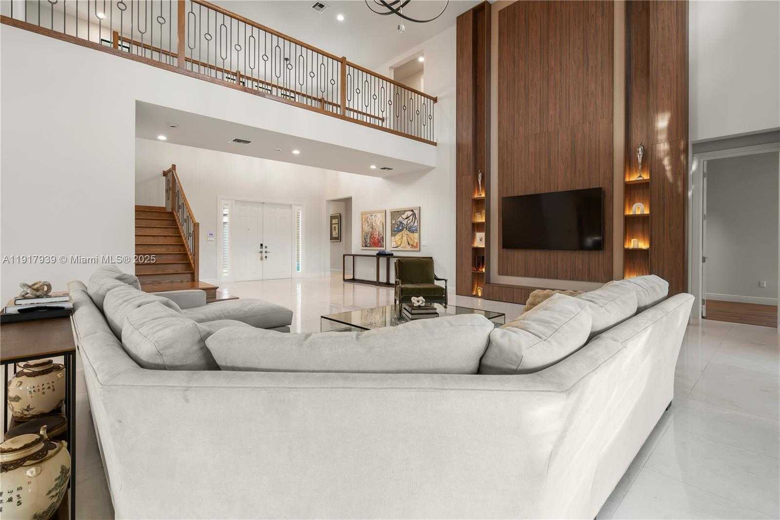 Small Image of 14820 MILLSTONE RANCHES DR, Davie Number 7