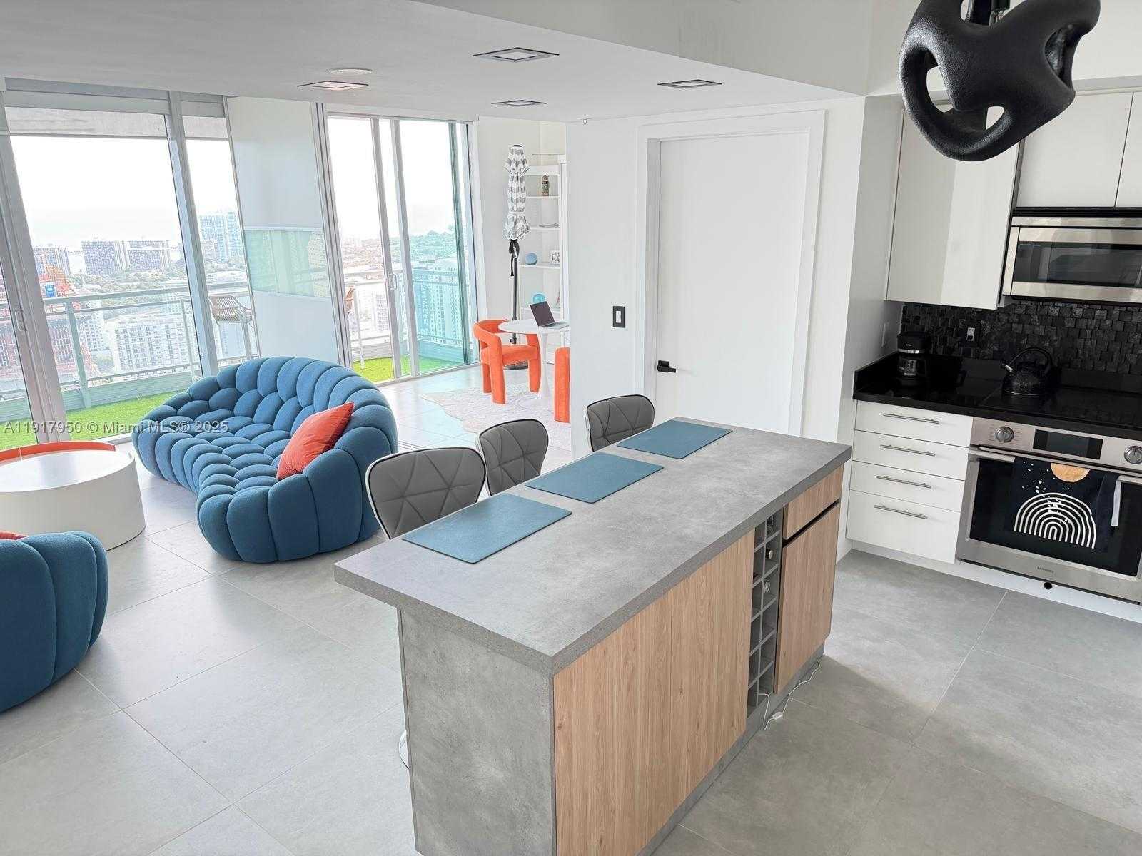 Imagen de Pequeño Objeto