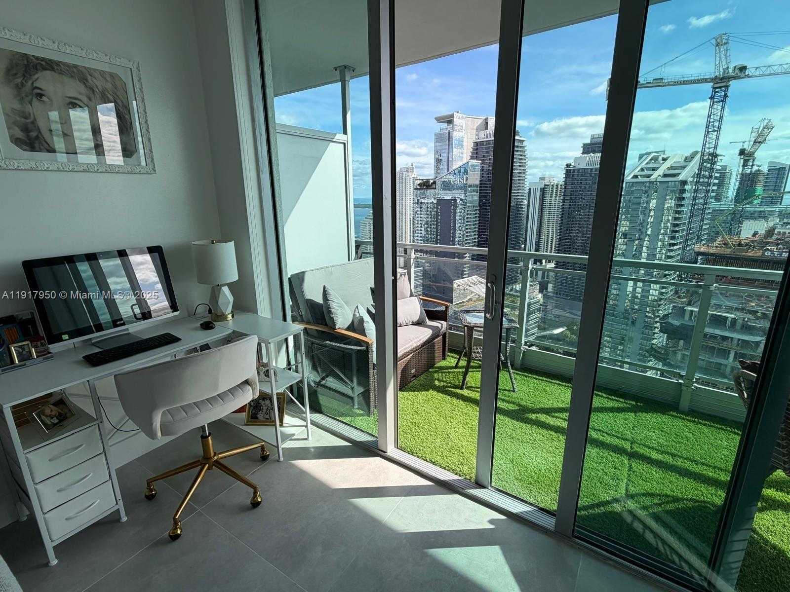 Imagen de Pequeño Objeto