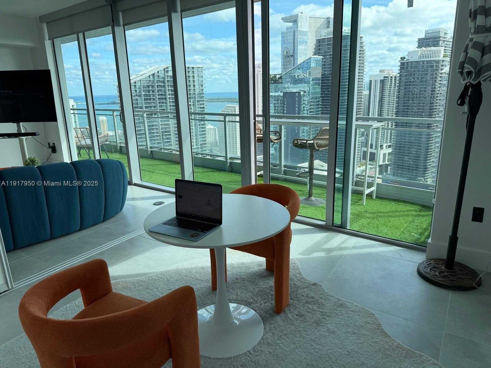 Imagen de Pequeño Objeto