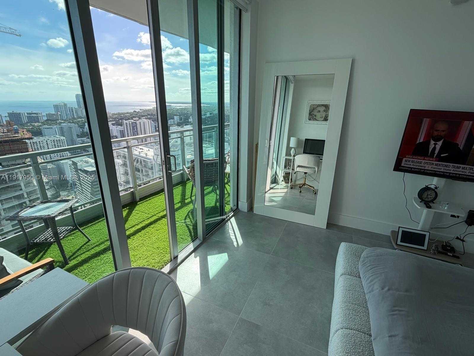 Imagen de Pequeño Objeto