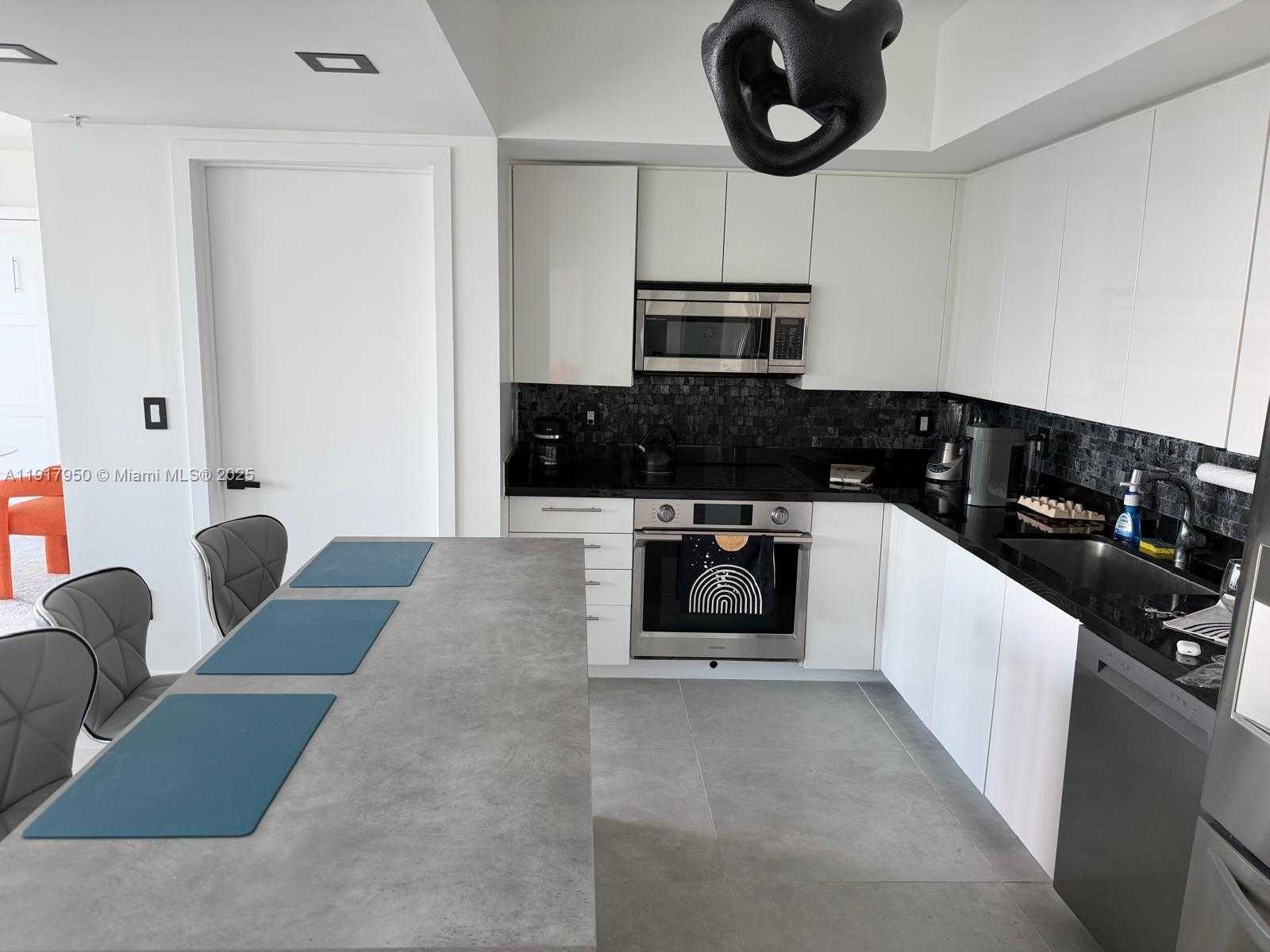 Imagen de Pequeño Objeto