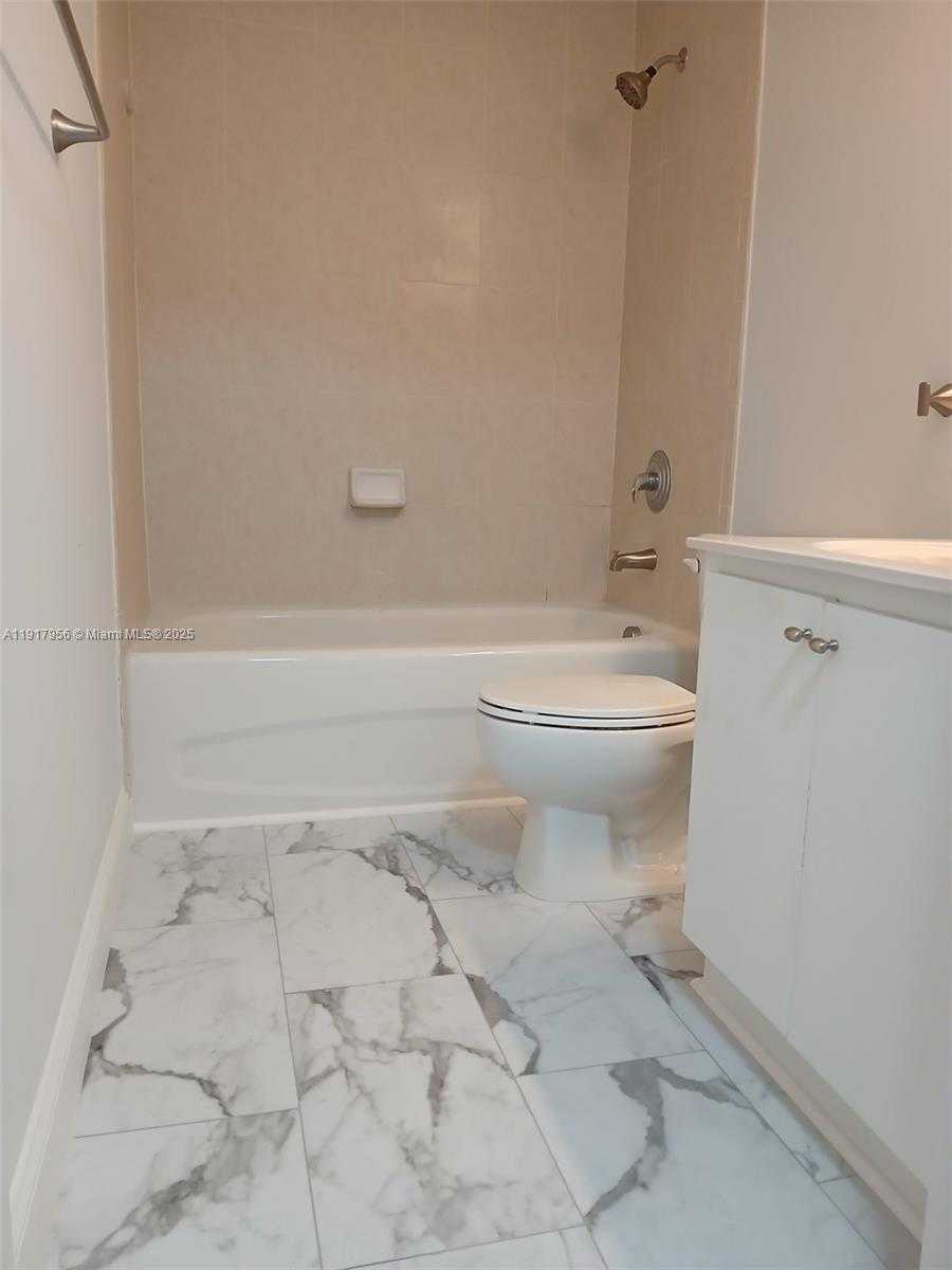 Small Image of 7300 NORTH WEST 114TH AVE #305-6, Doral Number 16