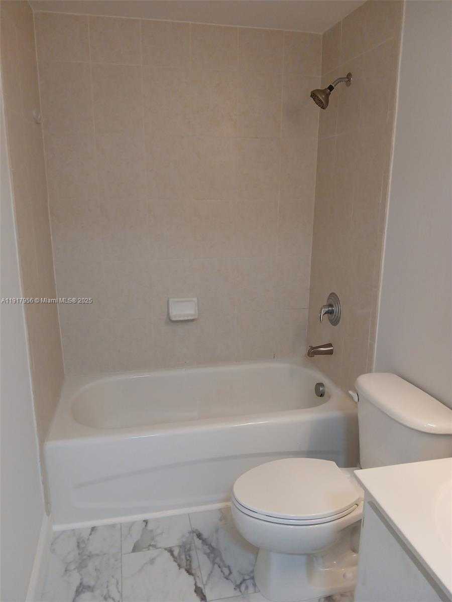 Small Image of 7300 NORTH WEST 114TH AVE #305-6, Doral Number 17