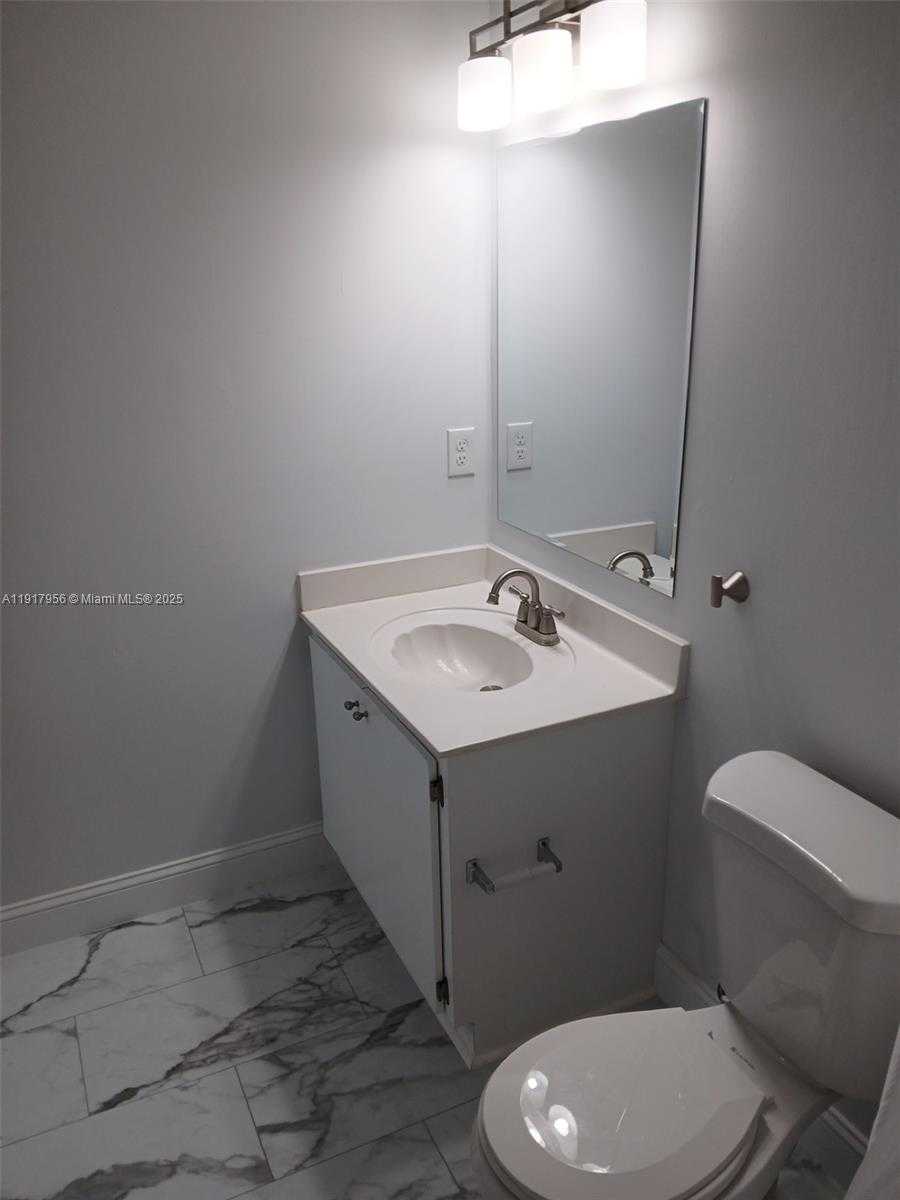 Small Image of 7300 NORTH WEST 114TH AVE #305-6, Doral Number 24