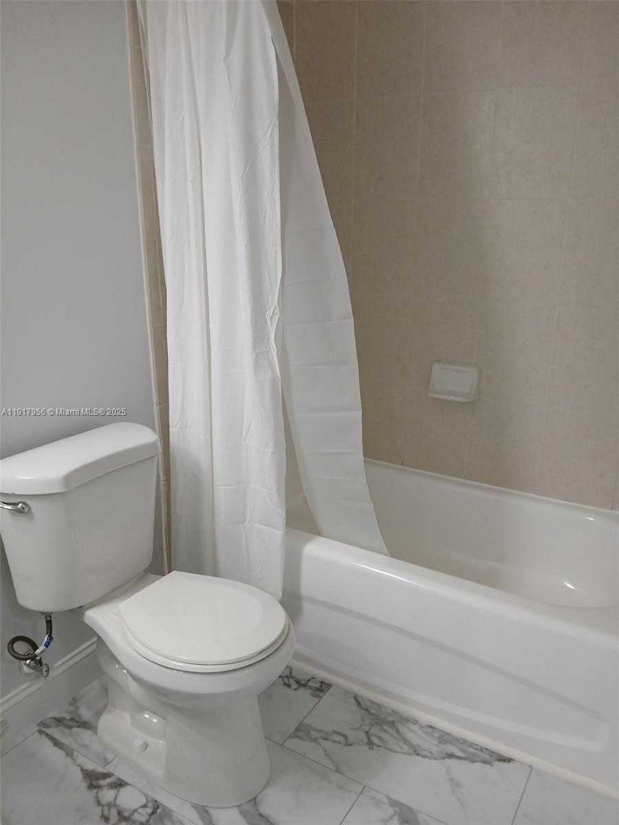 Small Image of 7300 NORTH WEST 114TH AVE #305-6, Doral Number 25