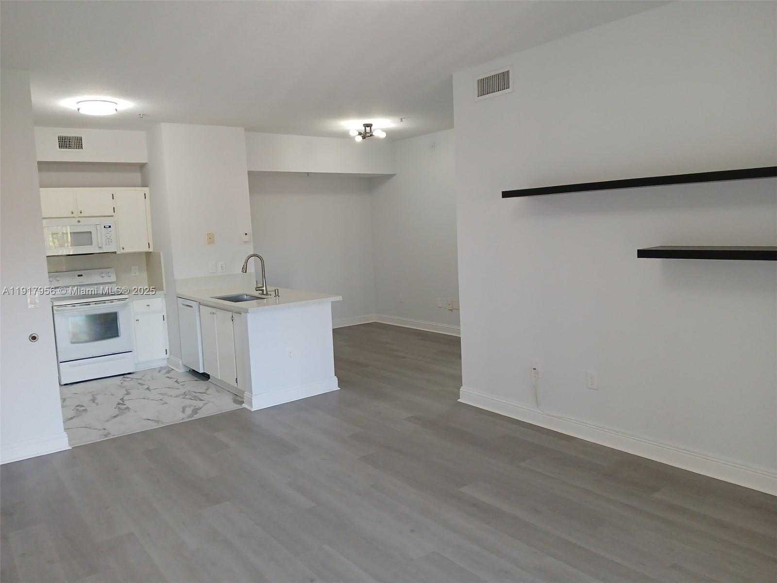 Small Image of 7300 NORTH WEST 114TH AVE #305-6, Doral Number 8