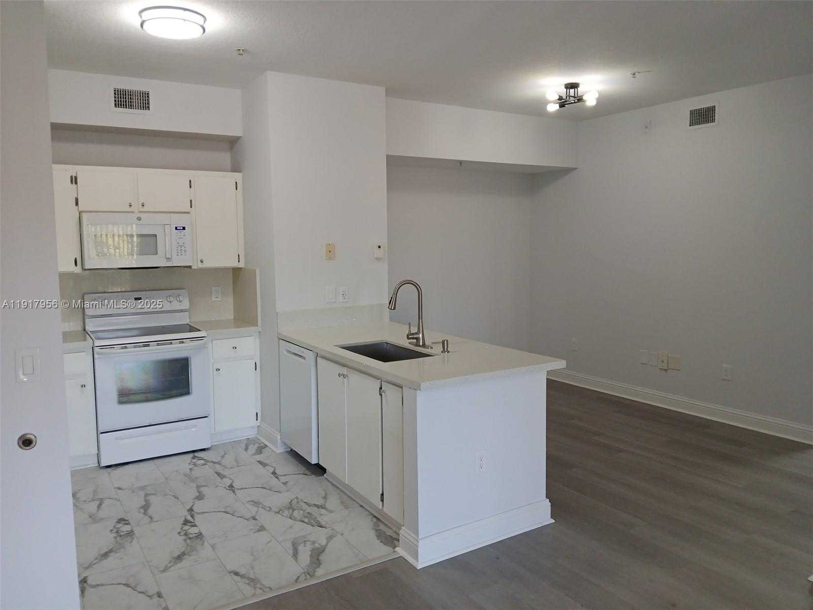 Small Image of 7300 NORTH WEST 114TH AVE #305-6, Doral Number 9