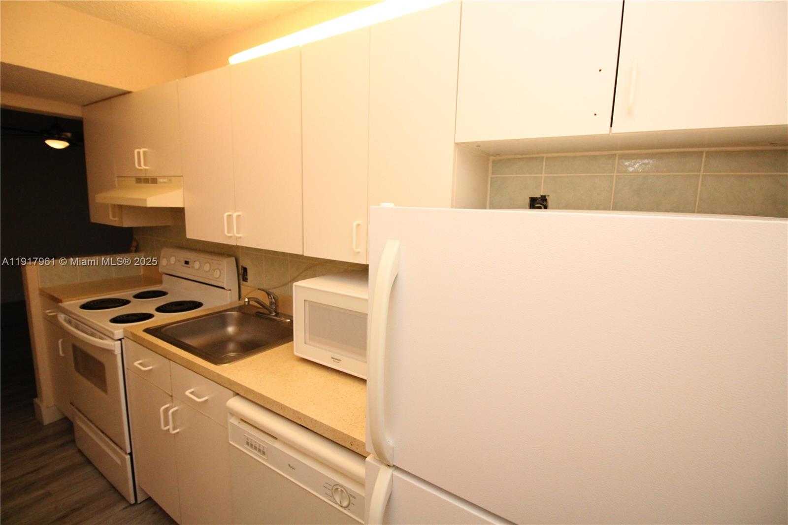 Small Image of 1251 NORTH EAST 108TH ST #312, North Miami Number 9