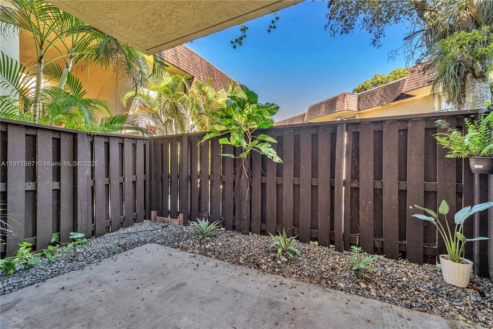 Small Image of 13712 SOUTH WEST 90TH AVE #8, Miami Number 14