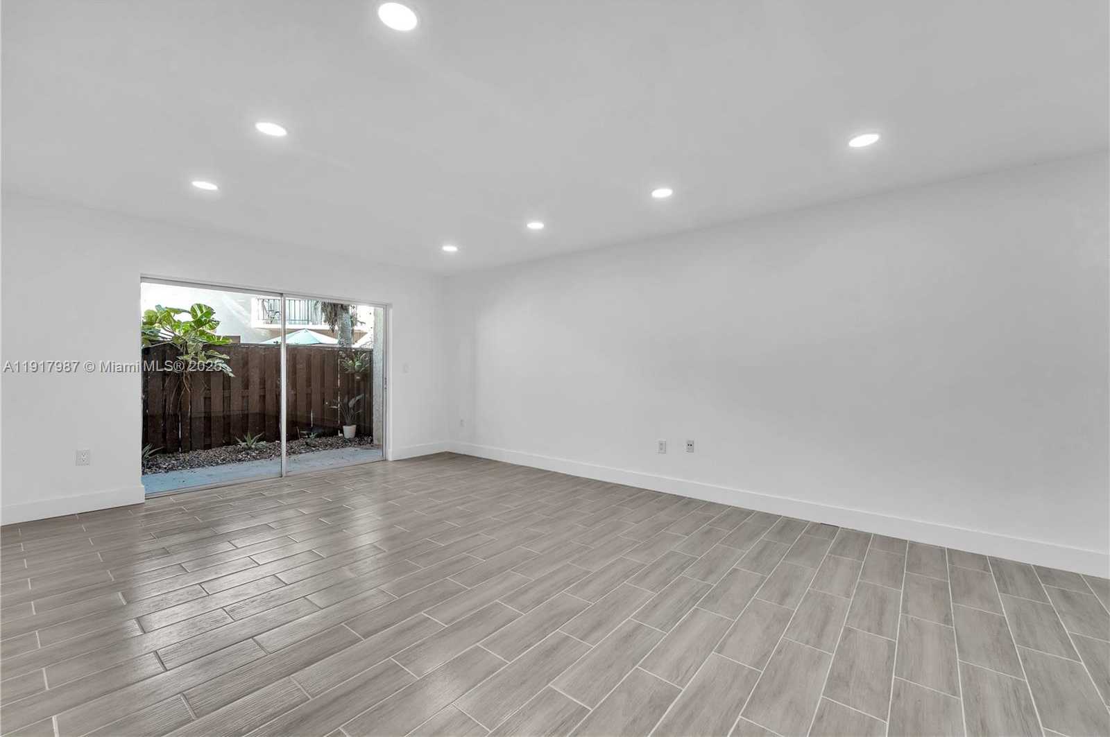 Small Image of 13712 SOUTH WEST 90TH AVE #8, Miami Number 4
