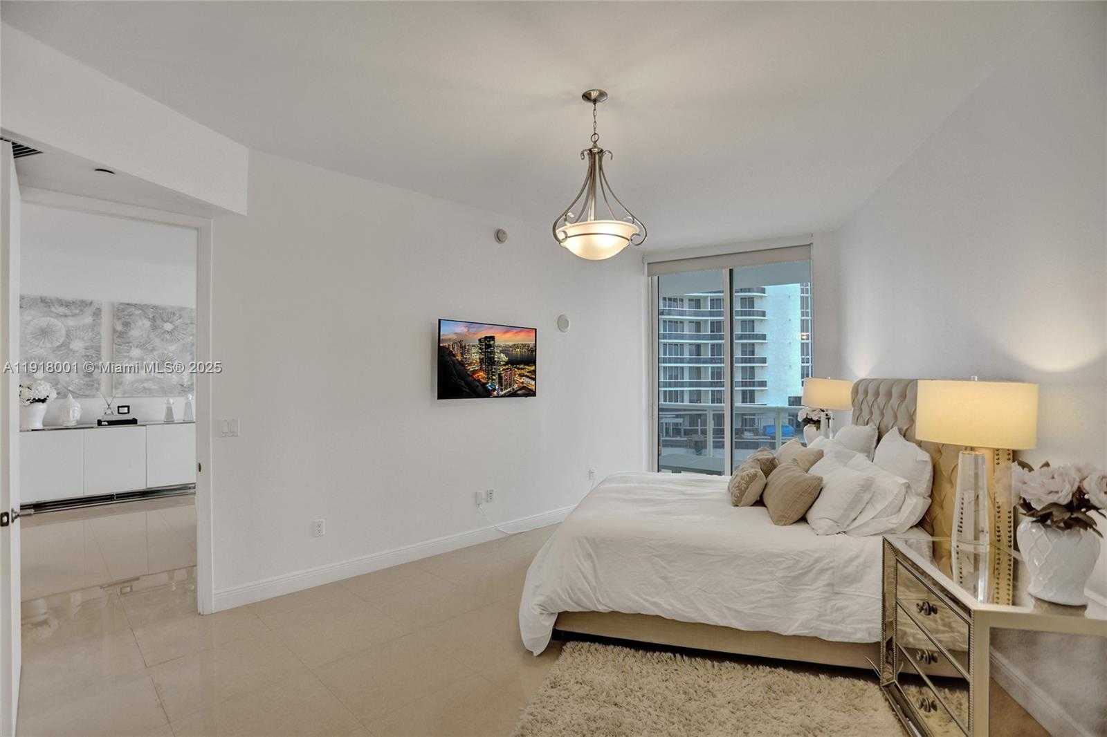 Small Image of 15901 COLLINS AVE #603, Sunny Isles Beach Number 32