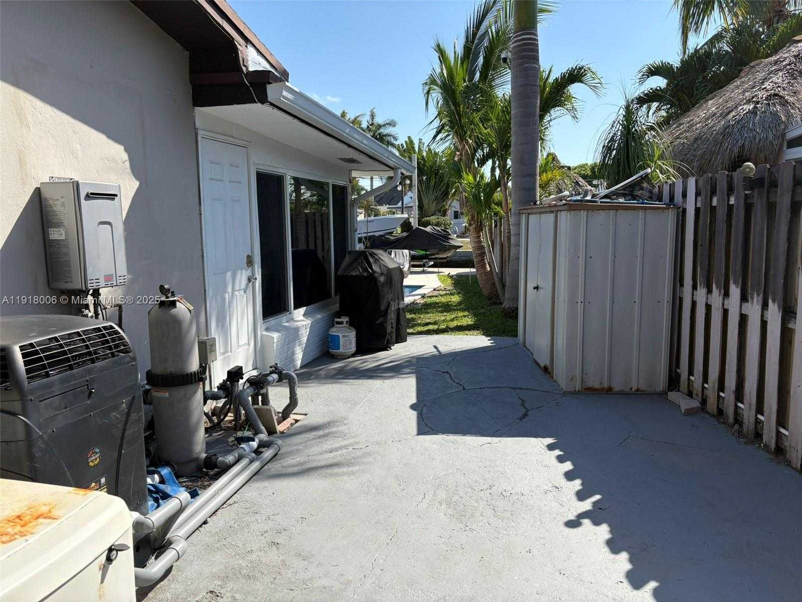 Small Image of 963 NAUTILUS ISLE, Dania Beach Number 11