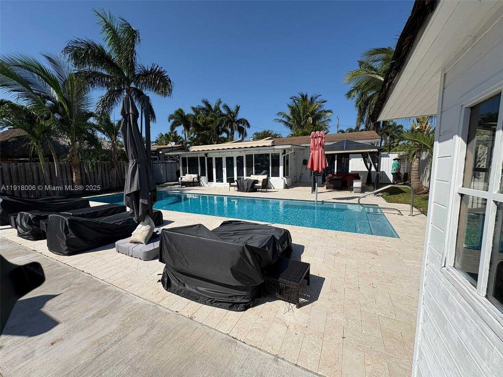 Small Image of 963 NAUTILUS ISLE, Dania Beach Number 12