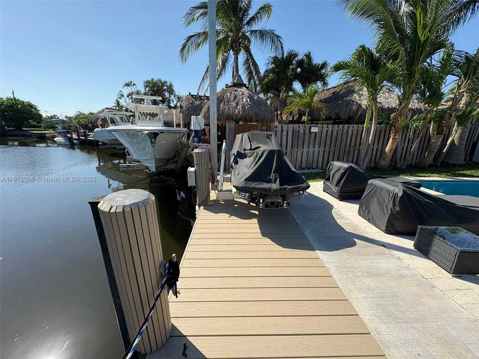 Small Image of 963 NAUTILUS ISLE, Dania Beach Number 14