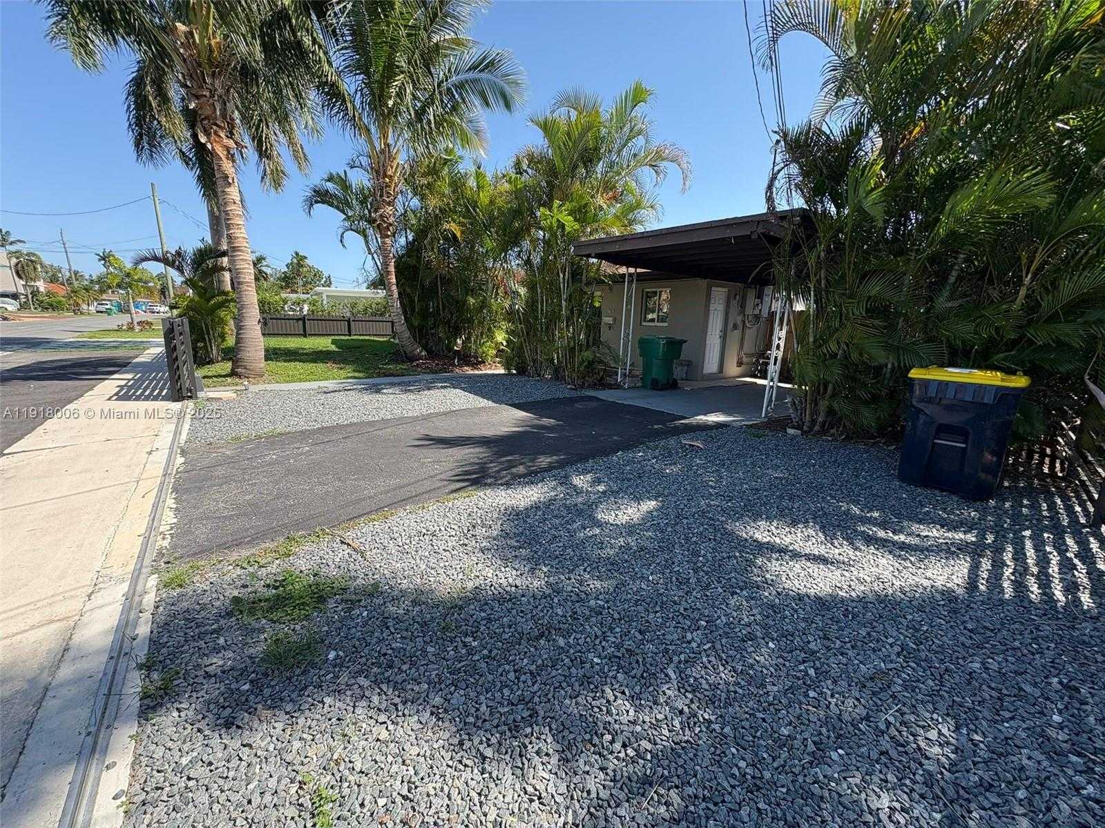 Small Image of 963 NAUTILUS ISLE, Dania Beach Number 15