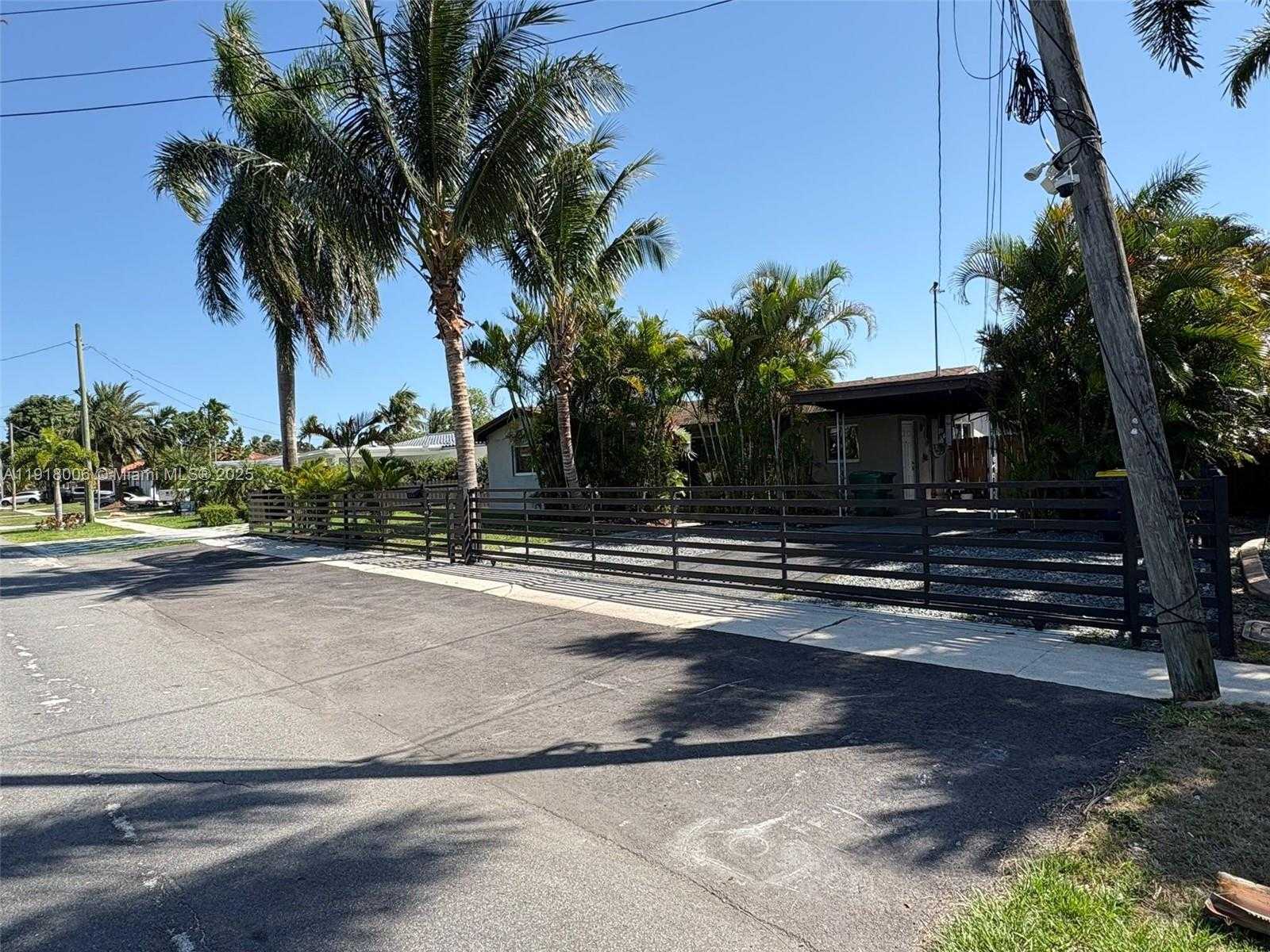 Small Image of 963 NAUTILUS ISLE, Dania Beach Number 20