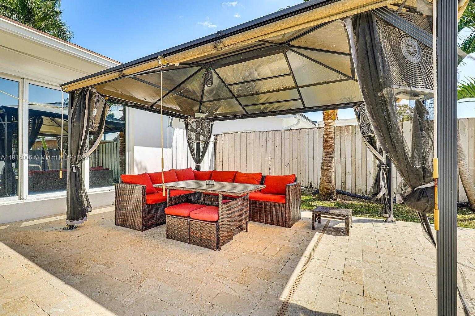 Small Image of 963 NAUTILUS ISLE, Dania Beach Number 21