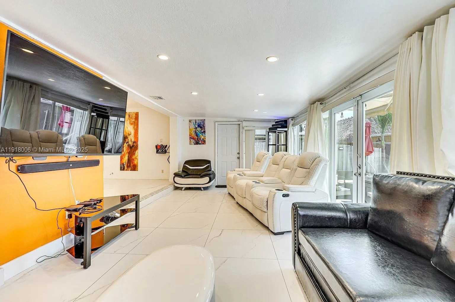 Small Image of 963 NAUTILUS ISLE, Dania Beach Number 33