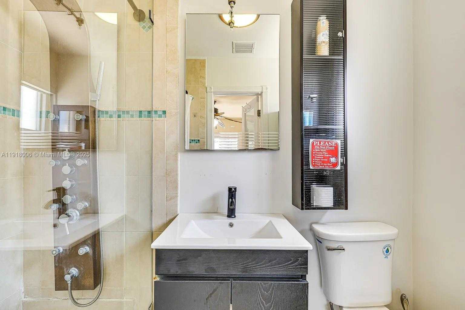 Small Image of 963 NAUTILUS ISLE, Dania Beach Number 35