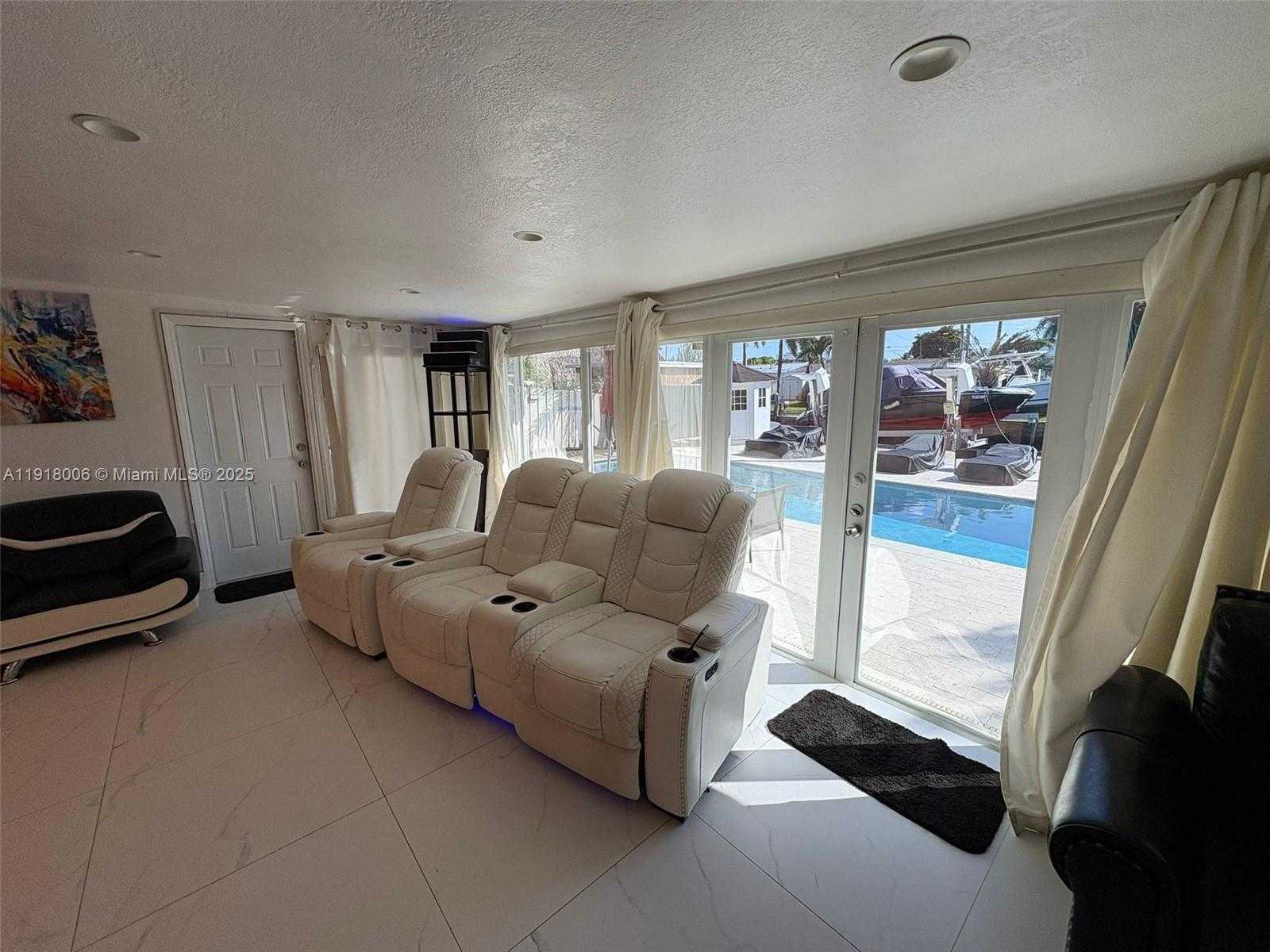 Small Image of 963 NAUTILUS ISLE, Dania Beach Number 6