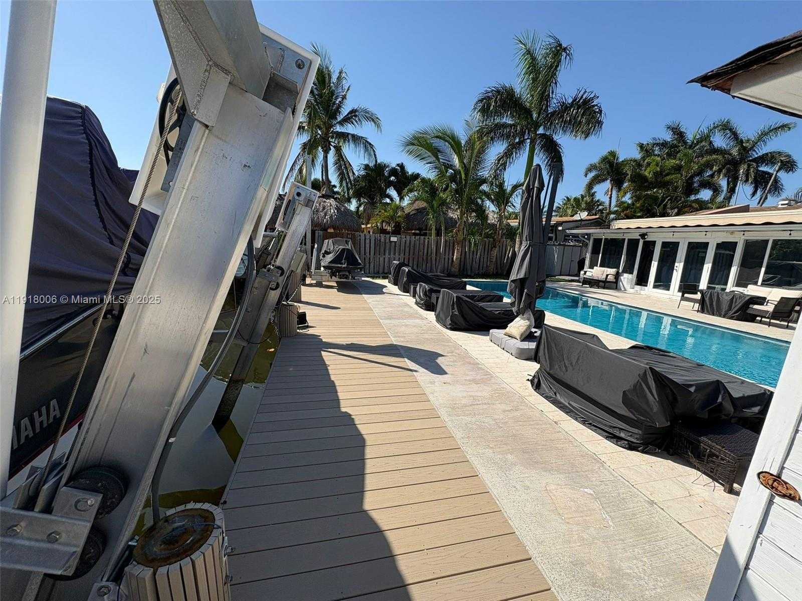 Small Image of 963 NAUTILUS ISLE, Dania Beach Number 8