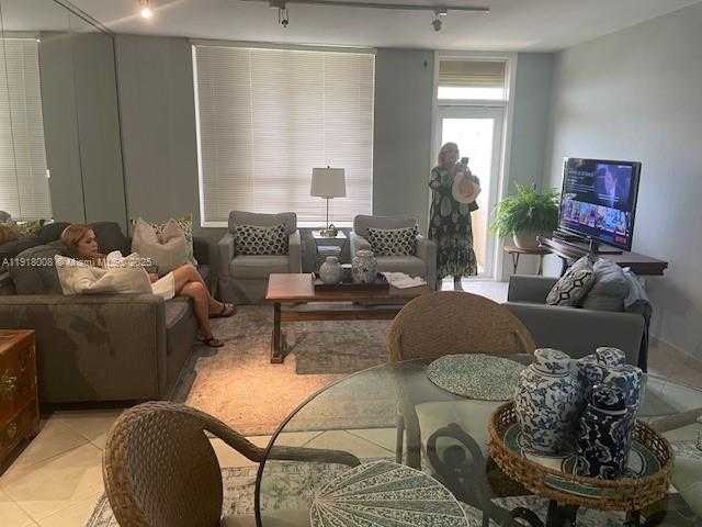 Small Image of 10185 COLLINS AVE #1002, Bal Harbour Number 12