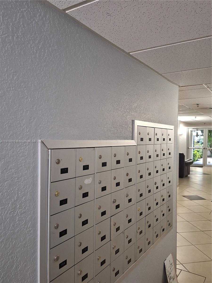 Small Image of 201 180TH DR #205, Sunny Isles Beach Number 18