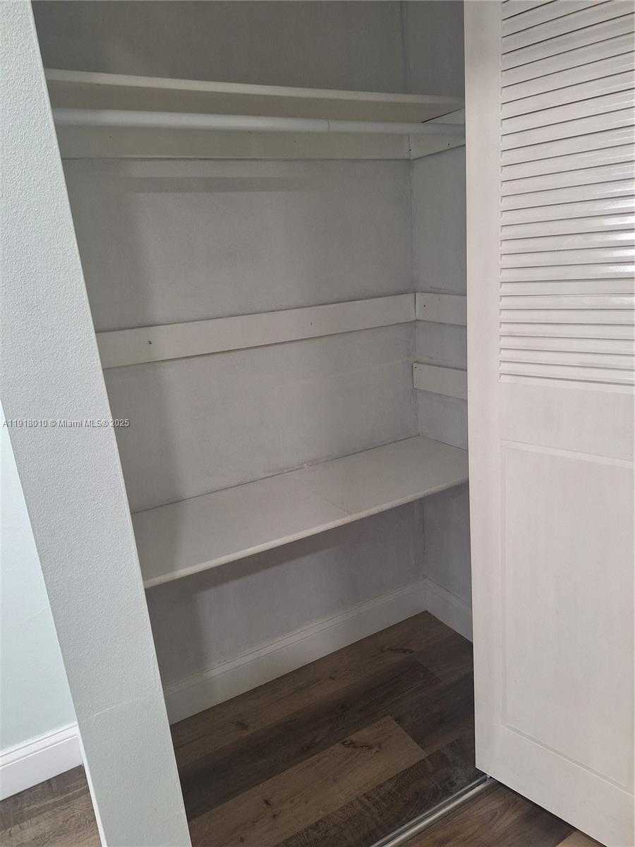 Small Image of 201 180TH DR #205, Sunny Isles Beach Number 9