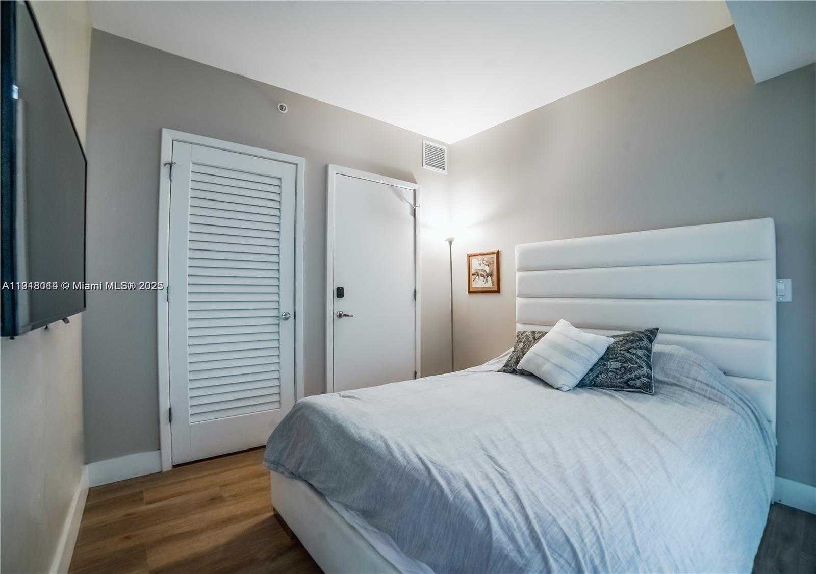 Small Image of 1010 BRICKELL AVE #2611, Miami Number 11